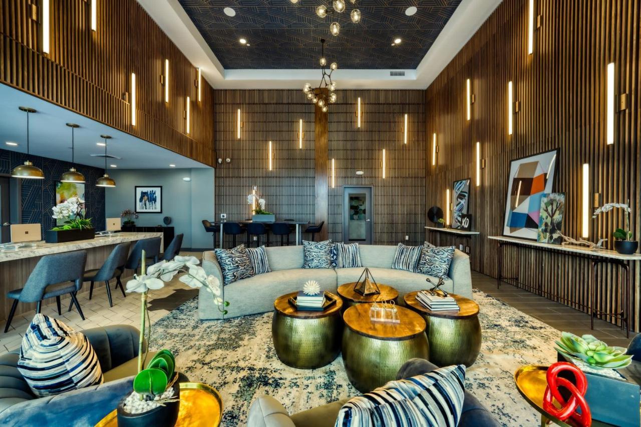 Apartment Stunning Westgate Cozysuites By Stadium W Pool 7 Glendale
