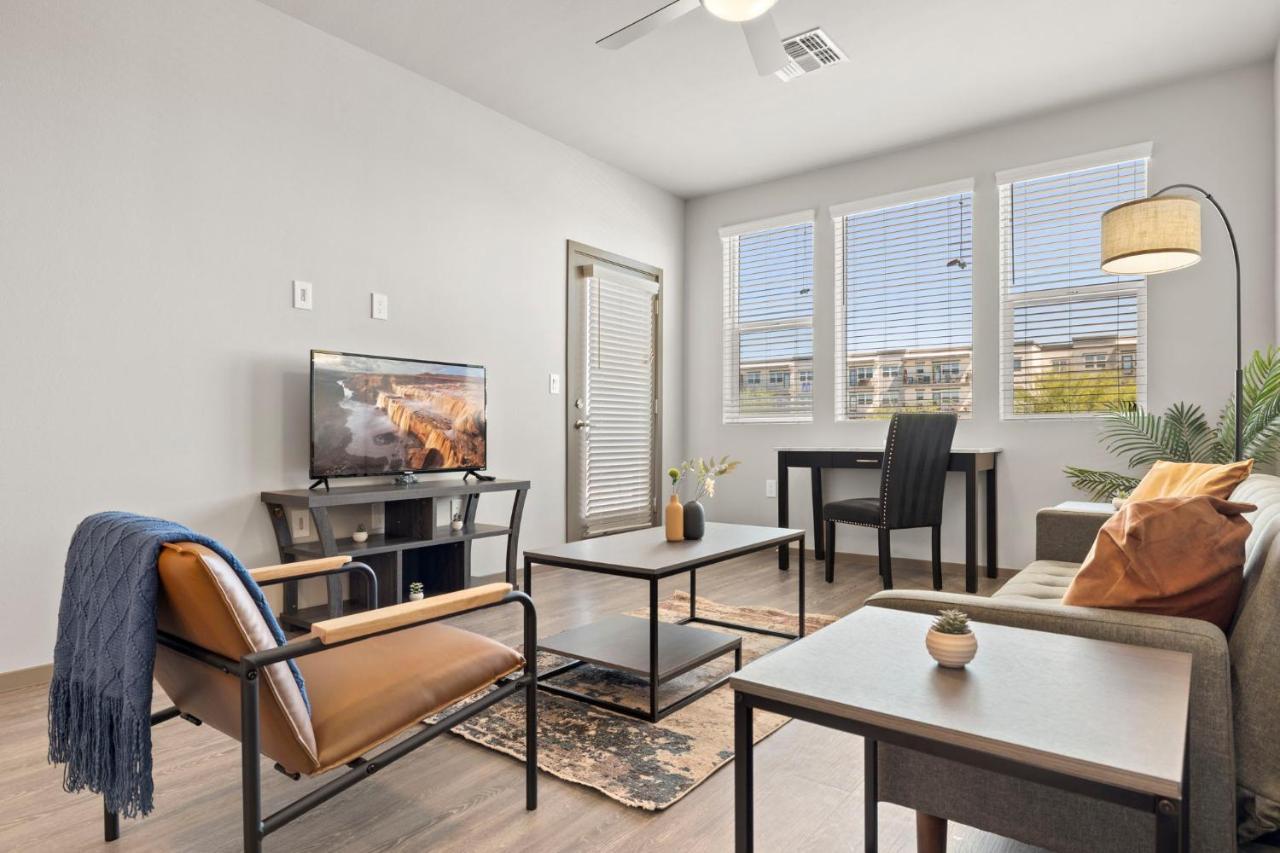 Stunning Westgate Cozysuites By Stadium W Pool 7 * Glendale