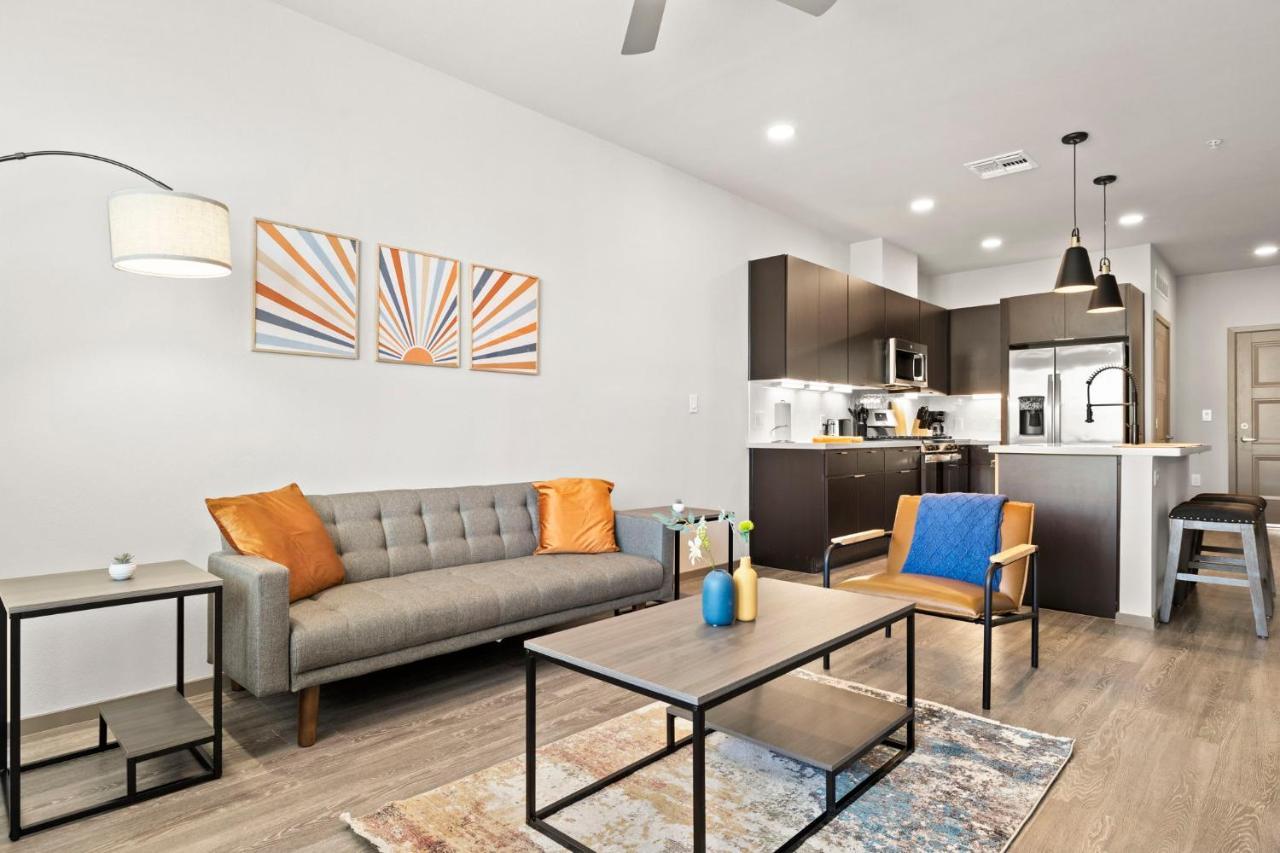 Stunning Westgate Cozysuites By Stadium W Pool 7 * Glendale